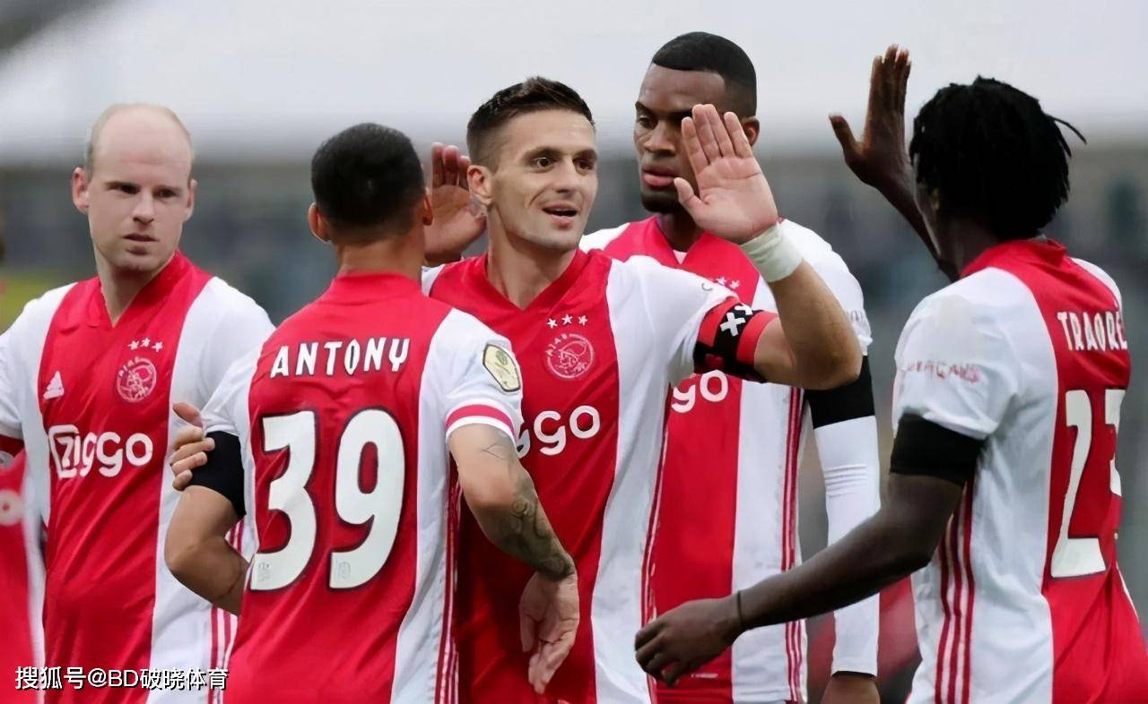 球队摆脱困 球队摆脱困